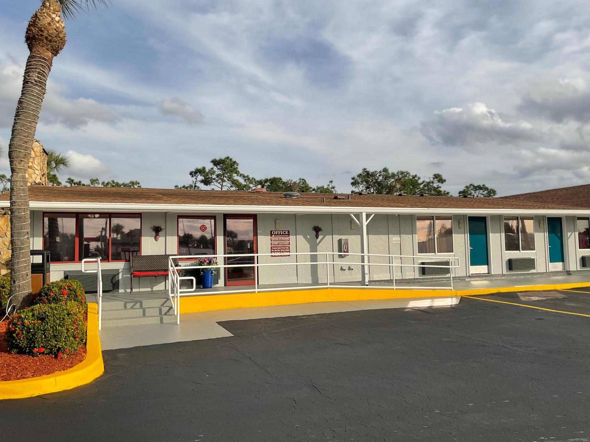 Knights Inn Punta Gorda Esterno foto