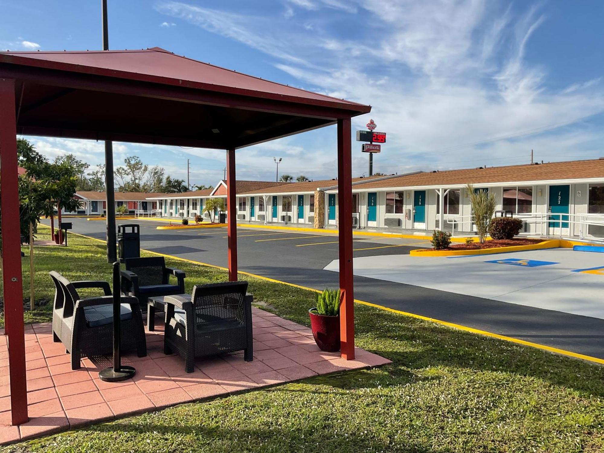 Knights Inn Punta Gorda Esterno foto