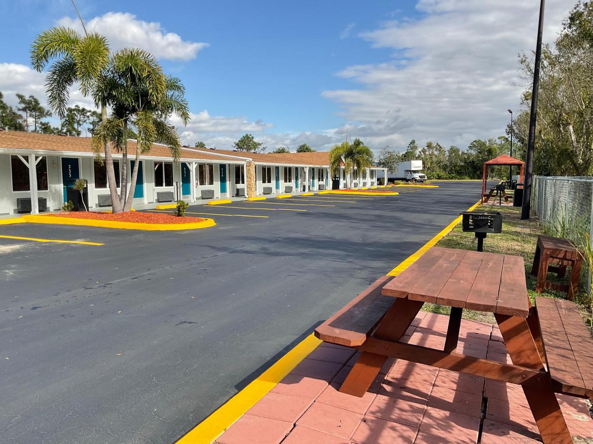 Knights Inn Punta Gorda Esterno foto
