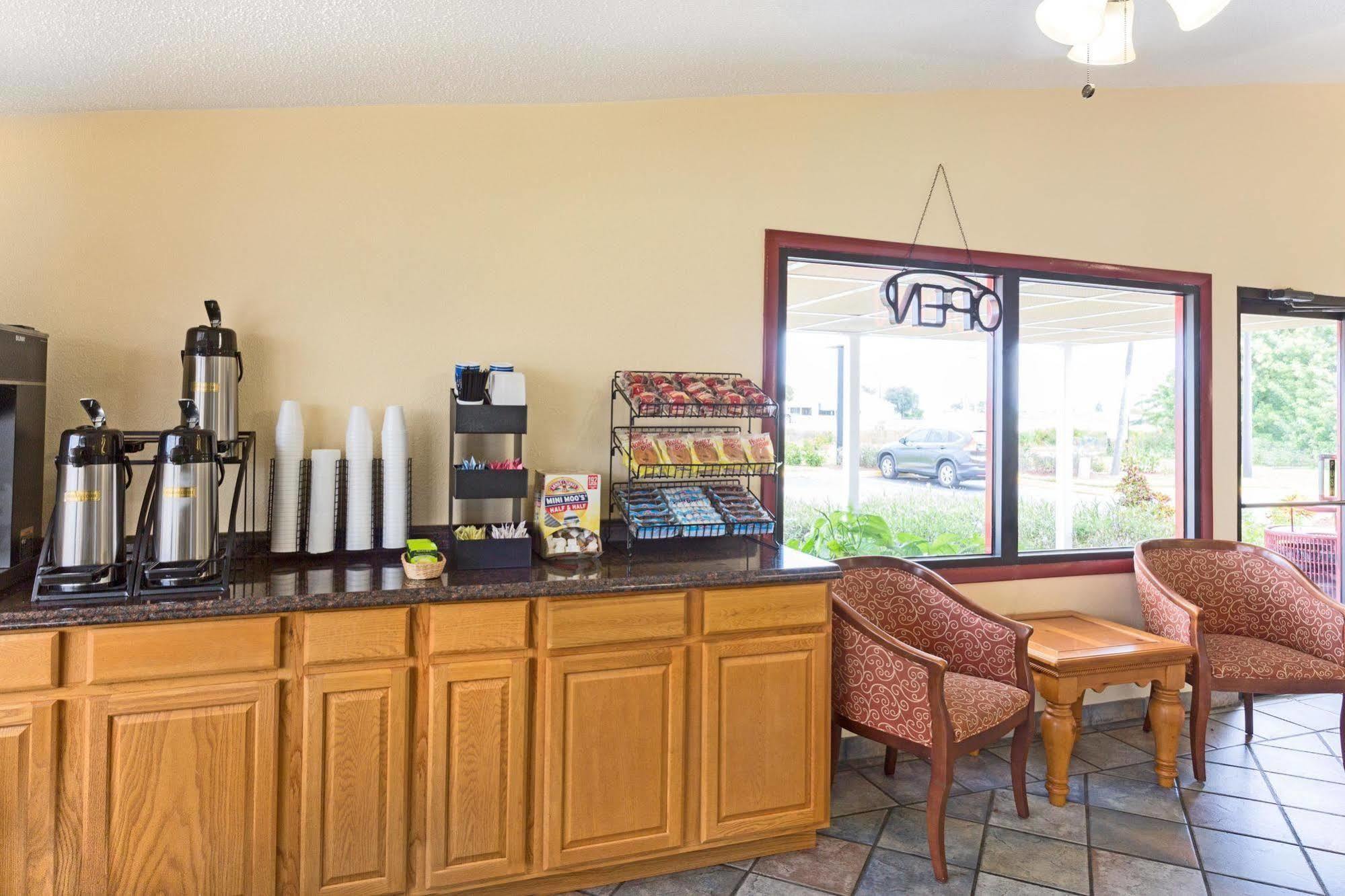 Knights Inn Punta Gorda Esterno foto